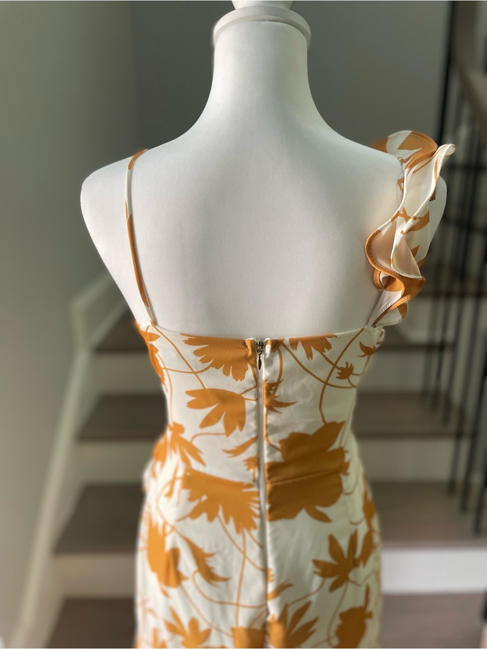 Pepita Pérez Tropical Yellow Floral Tiered Maxi Dress with Cutout - Picture 4 of 16